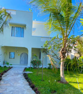 White Villa - Paparemo Beach